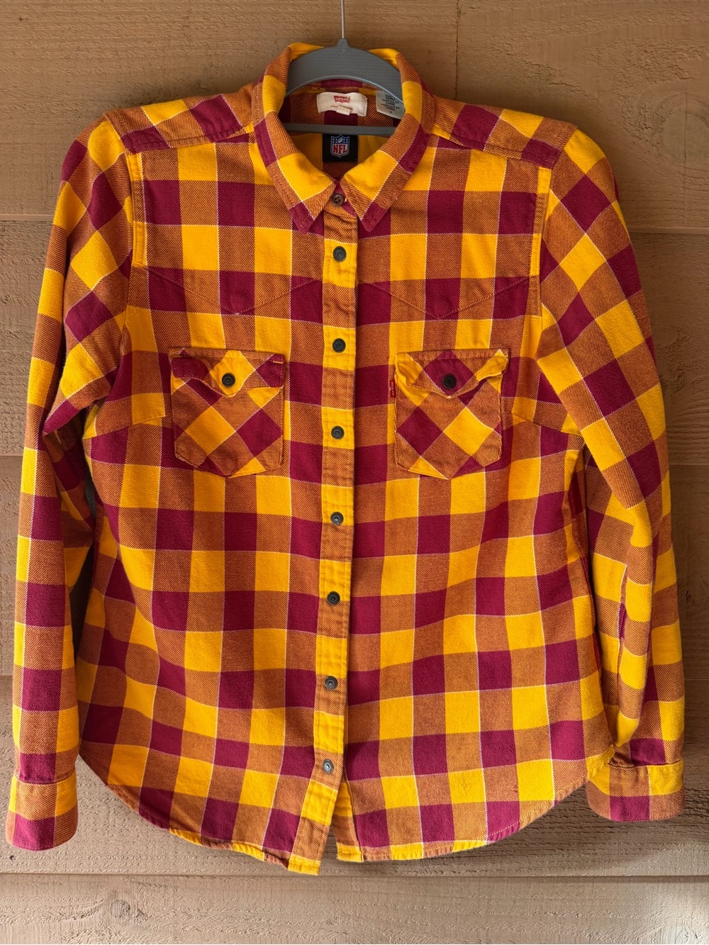 Levi’s x NFL Cleveland Cavaliers Plaid Flannel Western Shirt Women's Medium